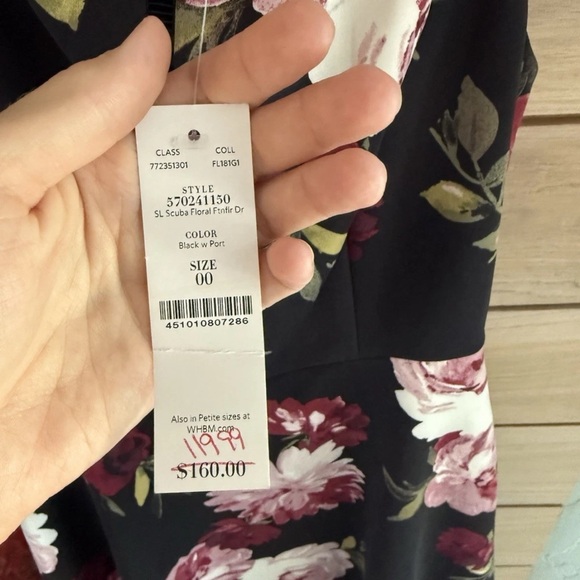 white house black market SL Scuba Floral Fonfir Dr Size 00 - Picture 4 of 4